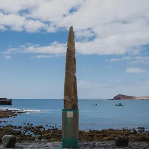 https://apartamento-mdano.adeje-hotels.com
